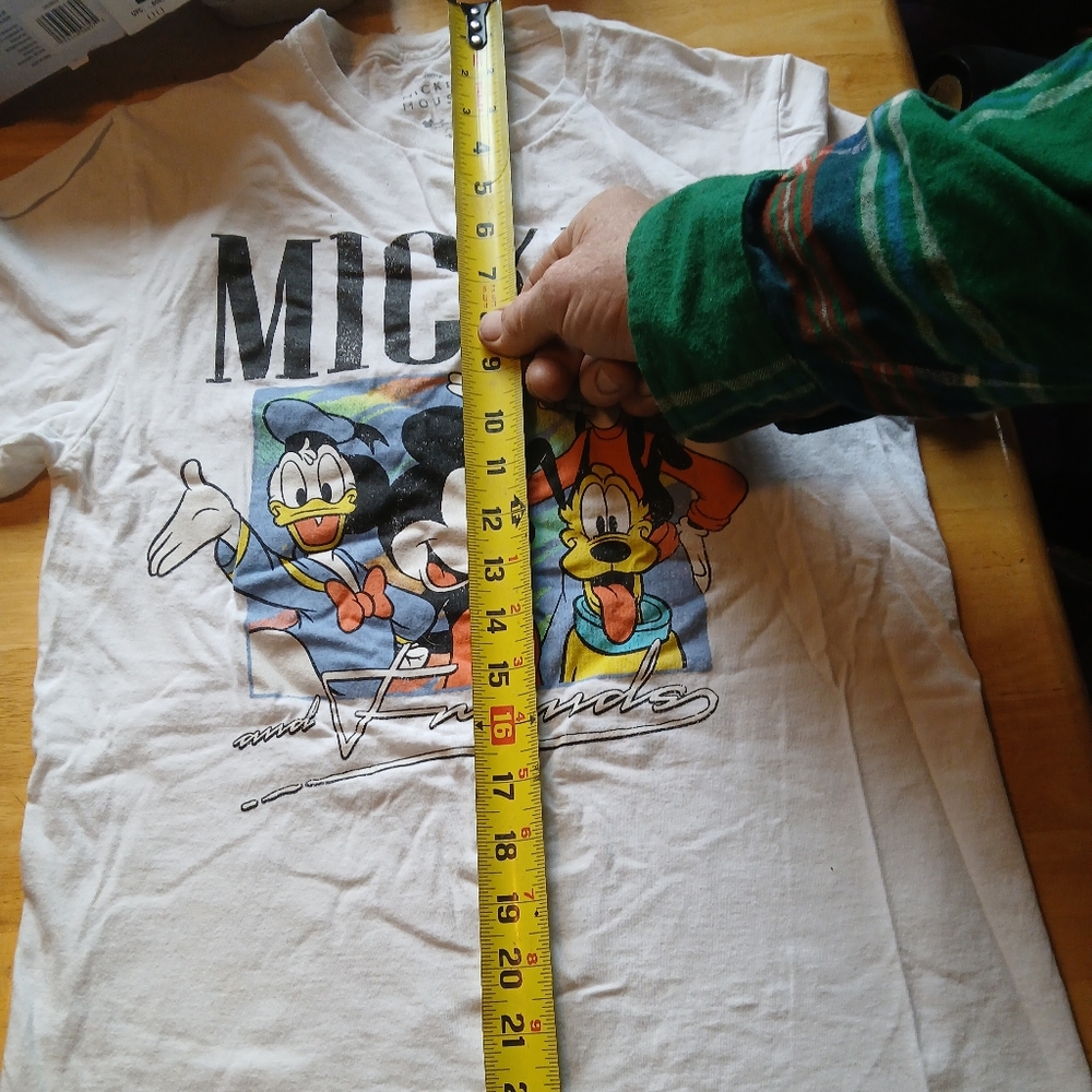 Disney Mickey Mouse and friends tee shirt - Picture 7 of 8